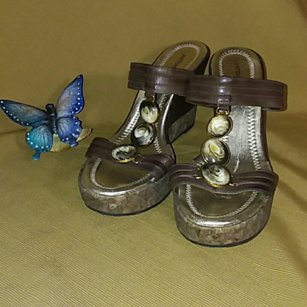 ANTONIO MELANI PLATFORM SANDALS ~SIZE 7 1/2  M